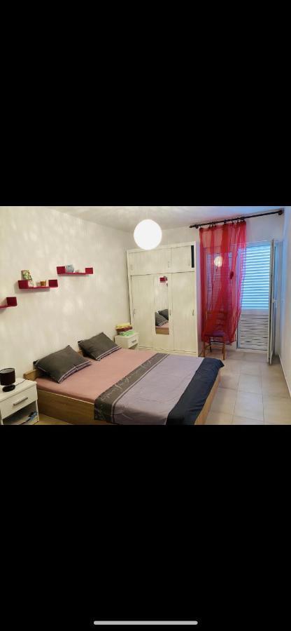 Apartmani Roxy Loviste Bagian luar foto